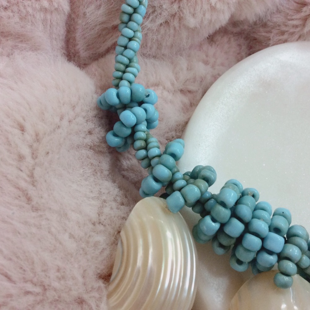 ๐ Large Sea Shell Necklace ๐ - Picture 3 of 7